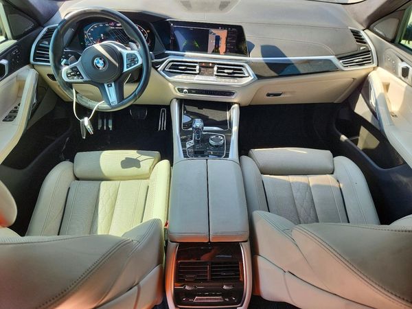 2021 BMW X6 M50i