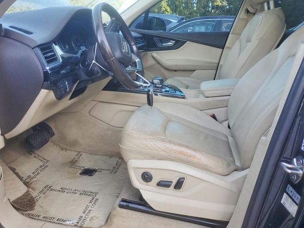 2017 AUDI Q7 quattro Premium