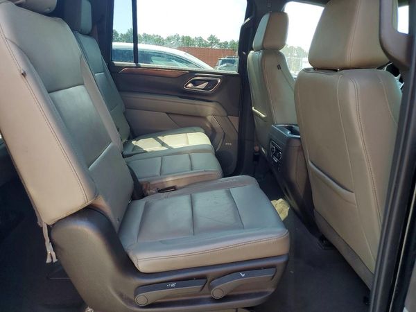 2021 CHEVROLET SUBURBAN LT