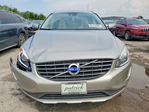 2015 VOLVO XC60