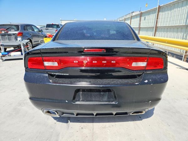 2013 DODGE CHARGER SE RWD