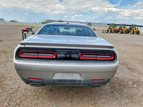 2016 DODGE CHALLENGER SXT Plus
