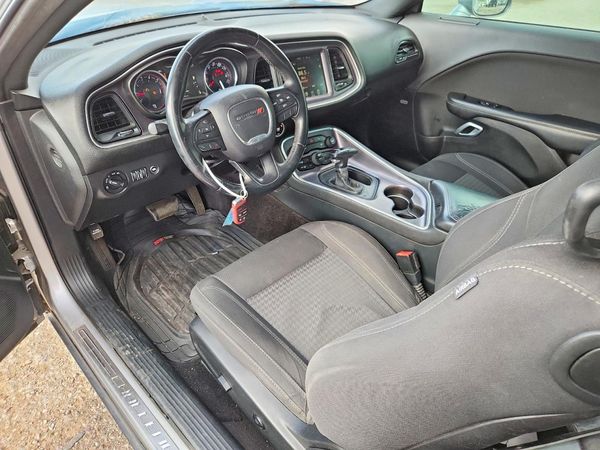 2016 DODGE CHALLENGER SXT Plus