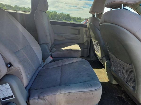 2016 KIA SEDONA LX - Middle-low