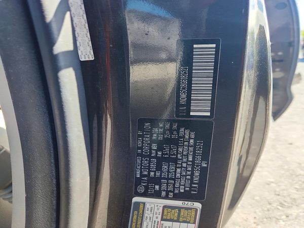 2016 KIA SEDONA LX - Middle-low