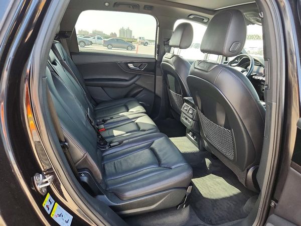 2018 AUDI Q7 quattro Premium Plus
