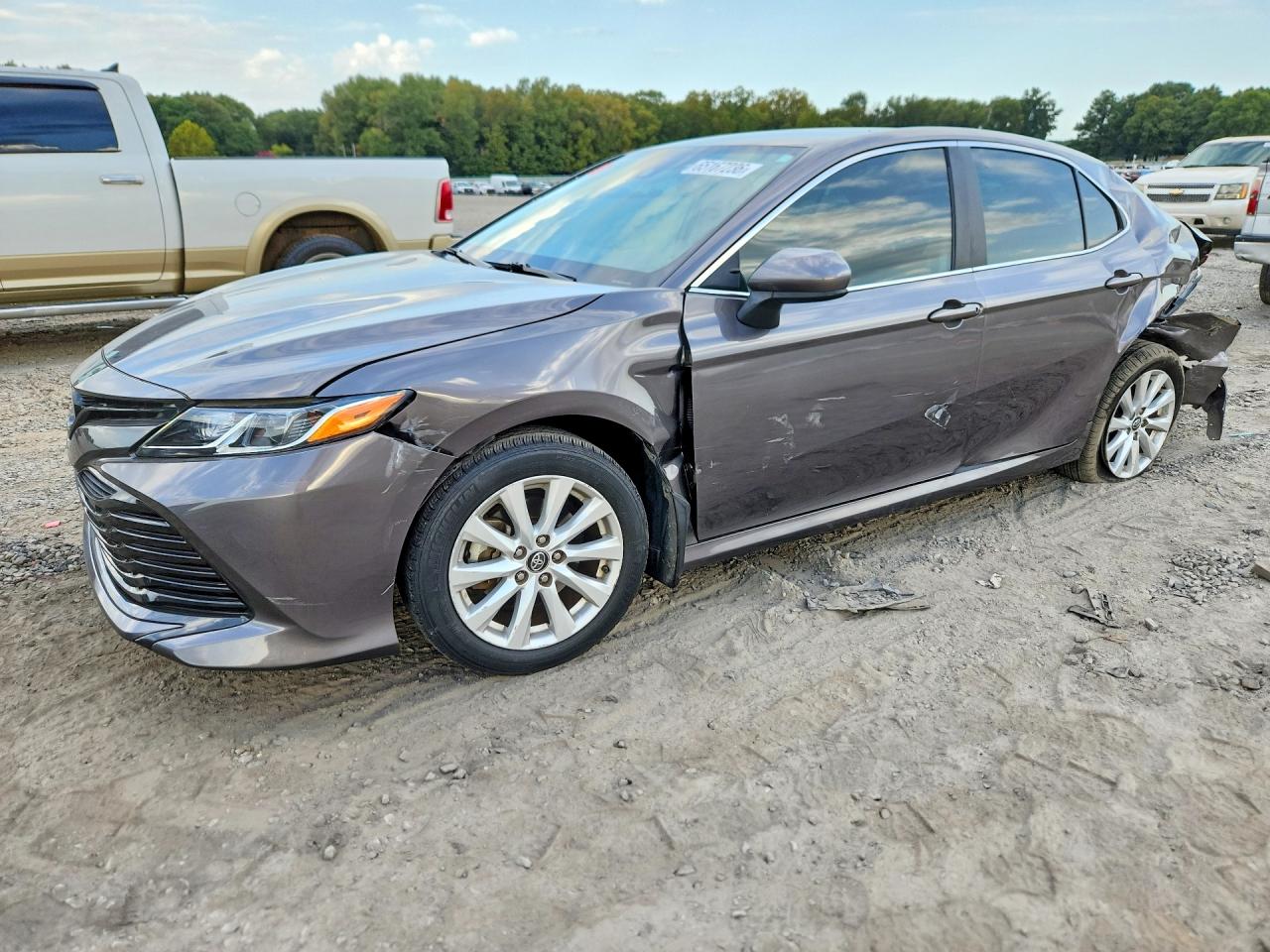 2018 TOYOTA CAMRY L/LE/SE/XLE — Front 3/4
