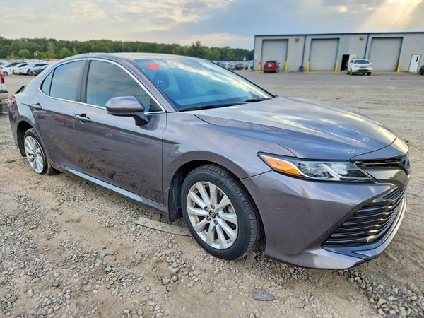 2018 TOYOTA CAMRY L/LE/SE/XLE — Passenger 3/4
