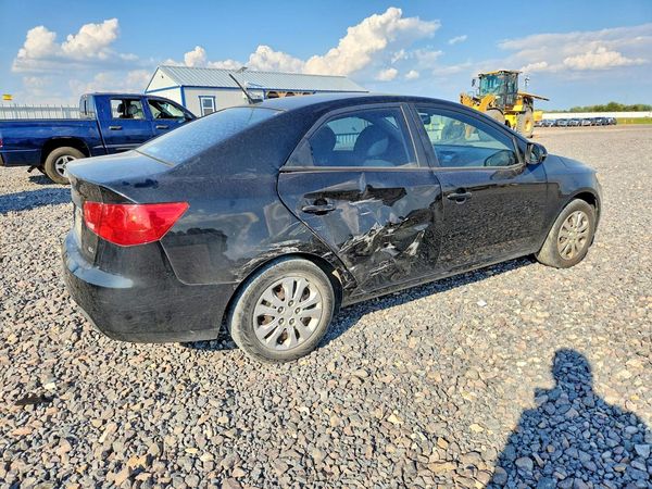2013 KIA FORTE