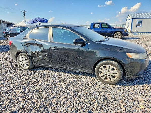 2013 KIA FORTE