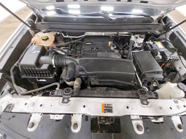 2021 CHEVROLET COLORADO Work Truck — Engine bay