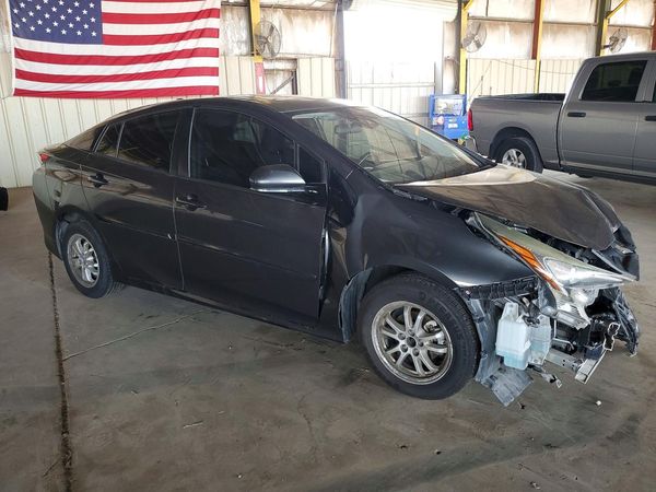 2016 TOYOTA PRIUS