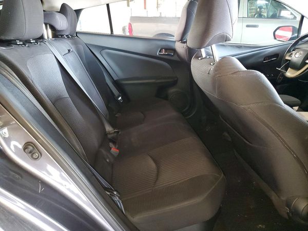2016 TOYOTA PRIUS