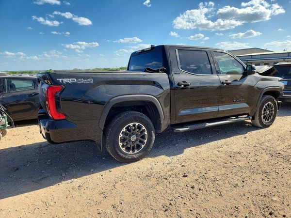 2023 TOYOTA TUNDRA SR5
