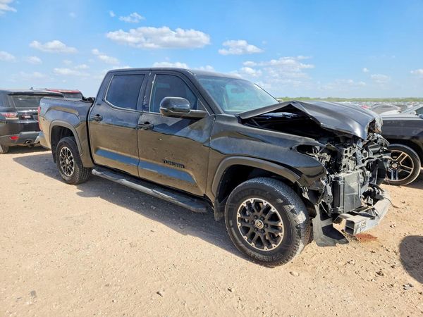 2023 TOYOTA TUNDRA SR5
