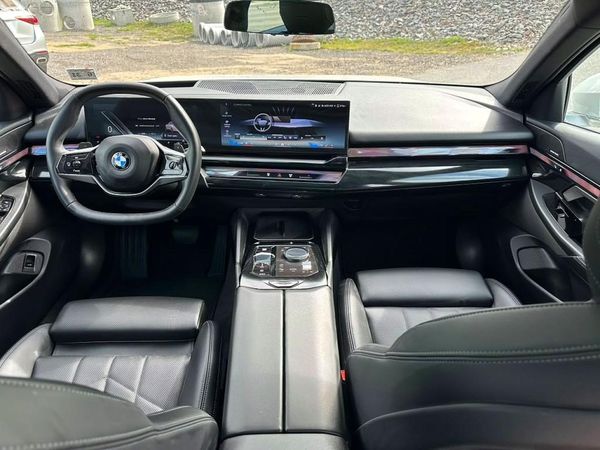 2027 BMW 530 xDrive