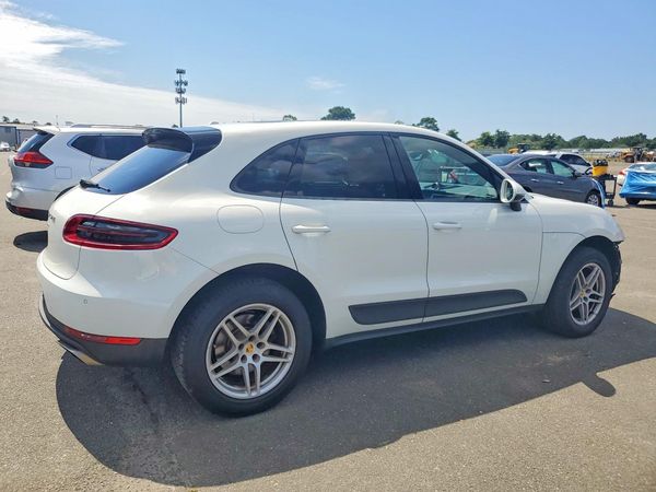 2017 PORSCHE MACAN