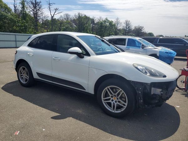 2017 PORSCHE MACAN
