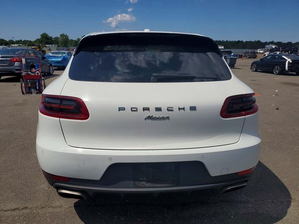 2017 PORSCHE MACAN