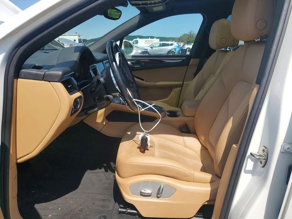 2017 PORSCHE MACAN