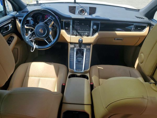 2017 PORSCHE MACAN