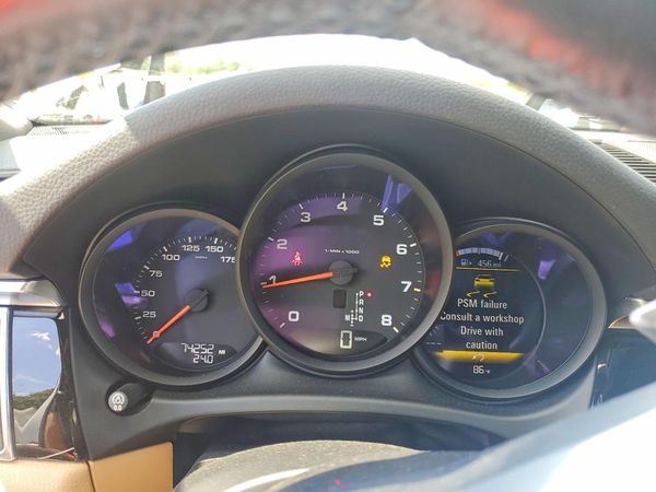 2017 PORSCHE MACAN
