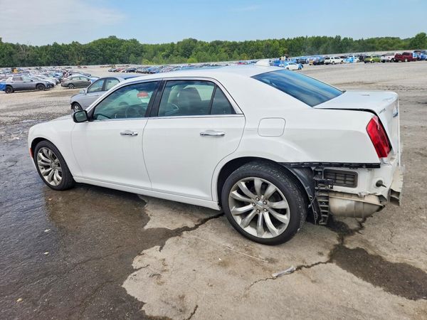 2019 CHRYSLER 300