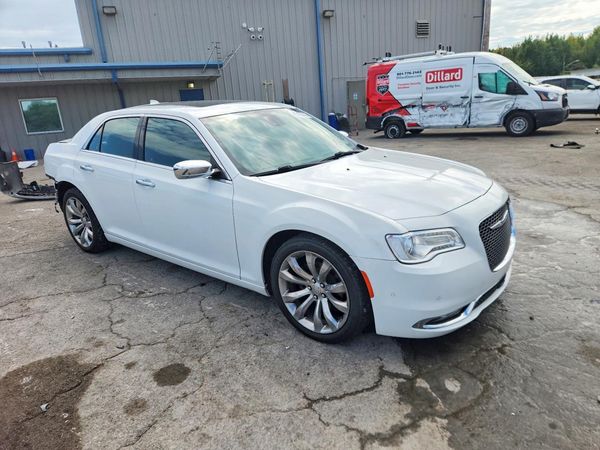 2019 CHRYSLER 300