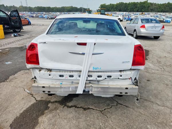2019 CHRYSLER 300