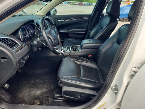 2019 CHRYSLER 300