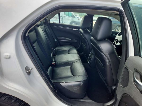 2019 CHRYSLER 300