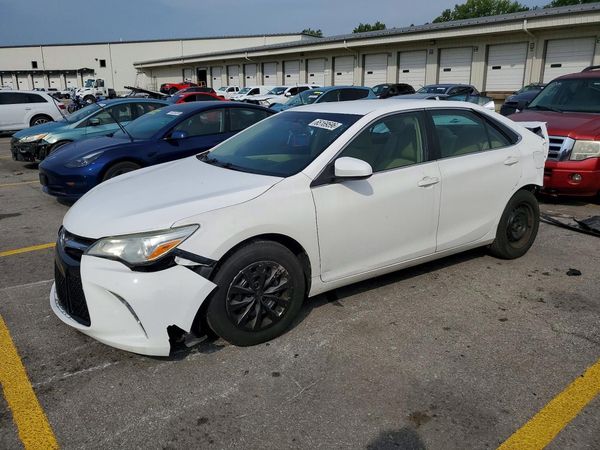 2015 TOYOTA CAMRY
