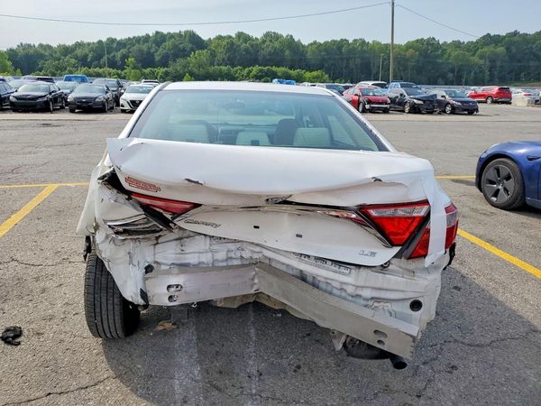 2015 TOYOTA CAMRY