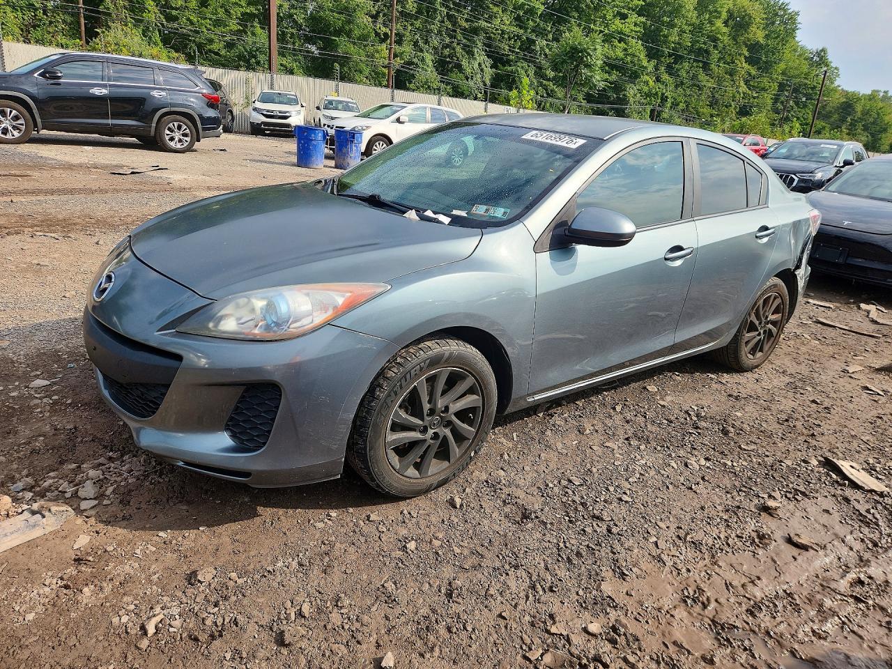 2012 MAZDA 3 Touring/GS — Front 3/4