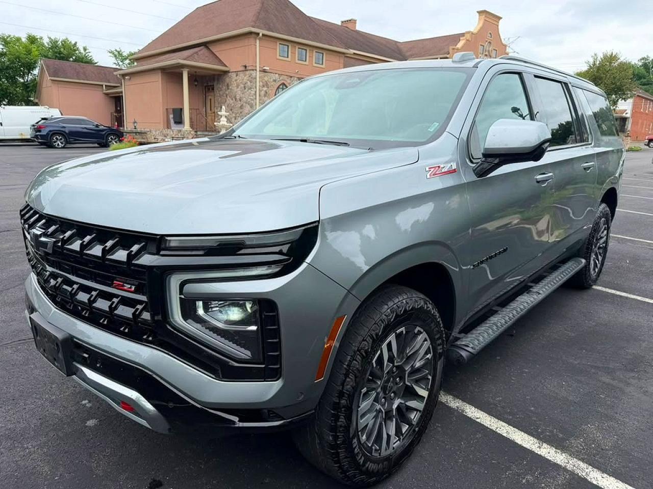 2025 CHEVROLET SUBURBAN Z71