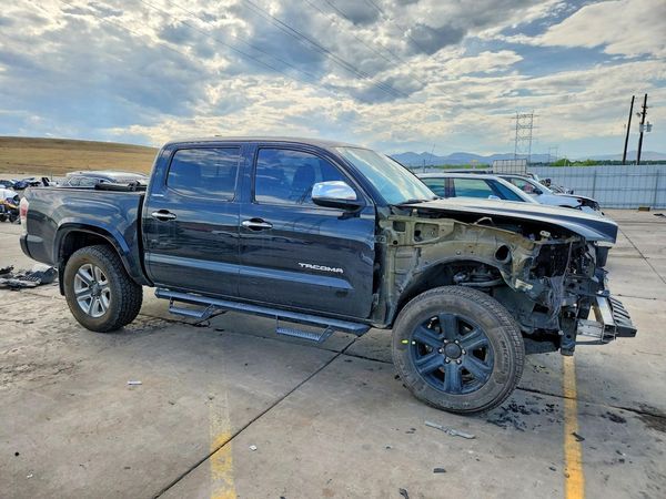 2017 TOYOTA TACOMA