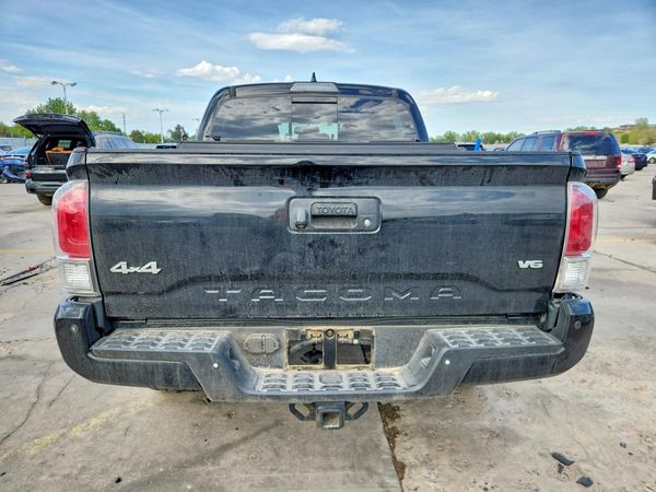 2017 TOYOTA TACOMA