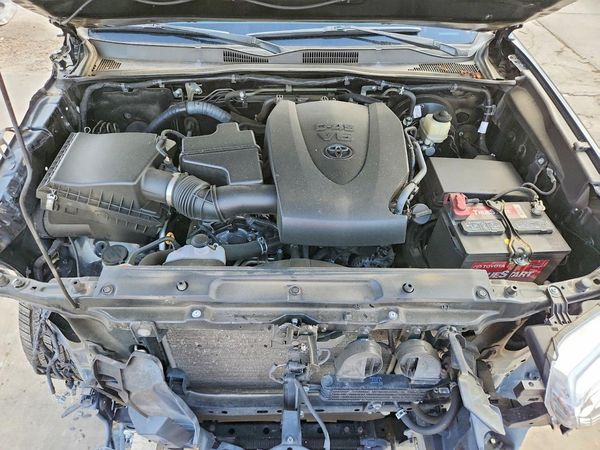 2017 TOYOTA TACOMA