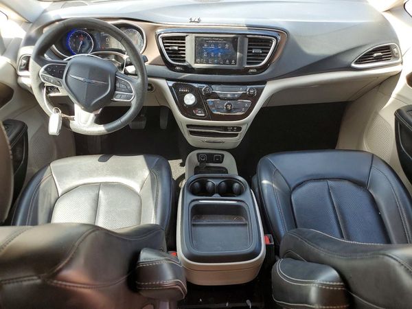2020 CHRYSLER VOYAGER LXI