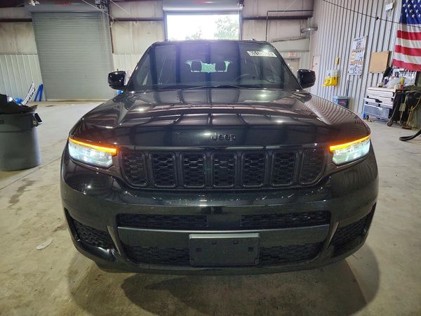 2023 JEEP GRAND CHEROKEE Laredo, Altitude