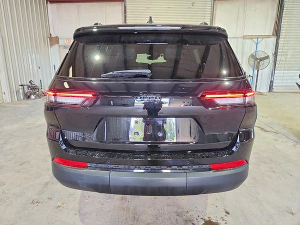 2023 JEEP GRAND CHEROKEE Laredo, Altitude
