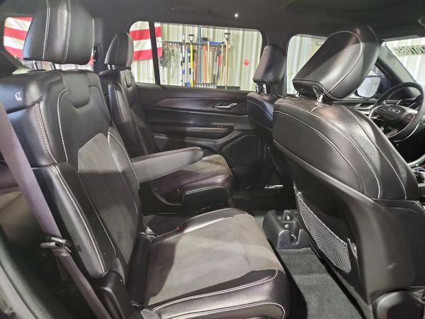 2023 JEEP GRAND CHEROKEE Laredo, Altitude