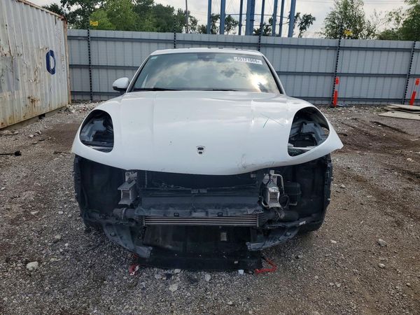 2021 PORSCHE MACAN Base
