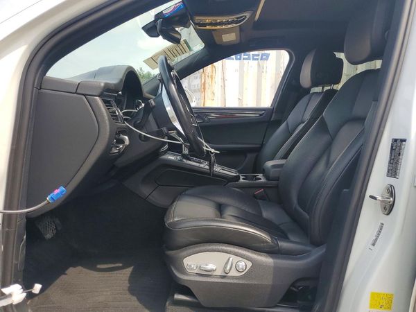 2021 PORSCHE MACAN Base