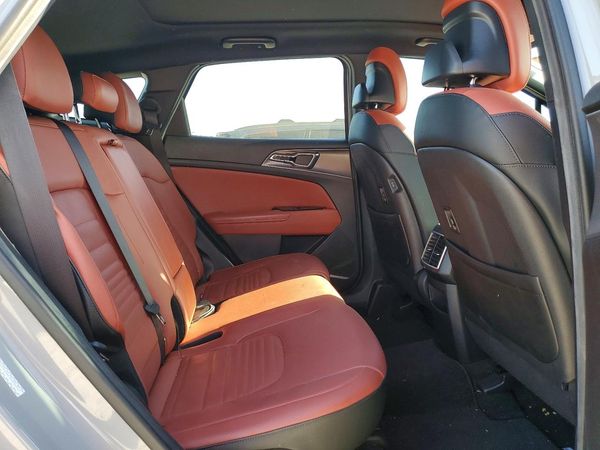 2023 KIA SPORTAGE SX-PRESTIGE or SX-P