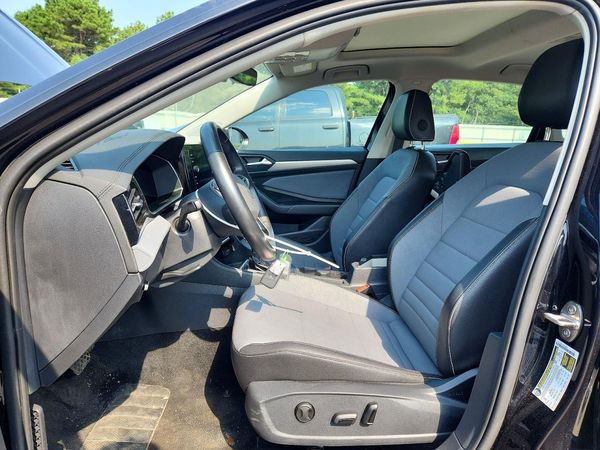 2025 VOLKSWAGEN JETTA SE