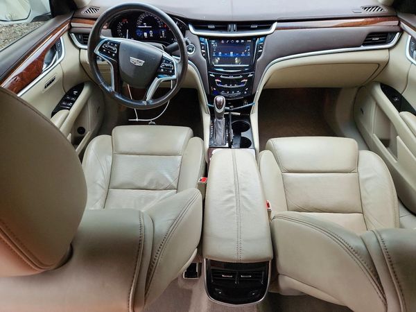 2017 CADILLAC XTS Luxury
