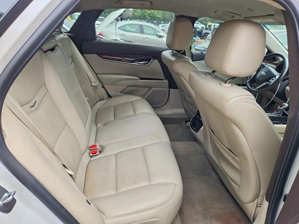 2017 CADILLAC XTS Luxury