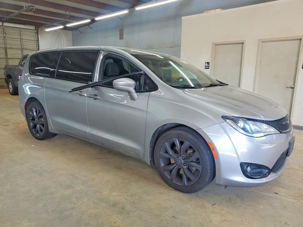 2019 CHRYSLER PACIFICA