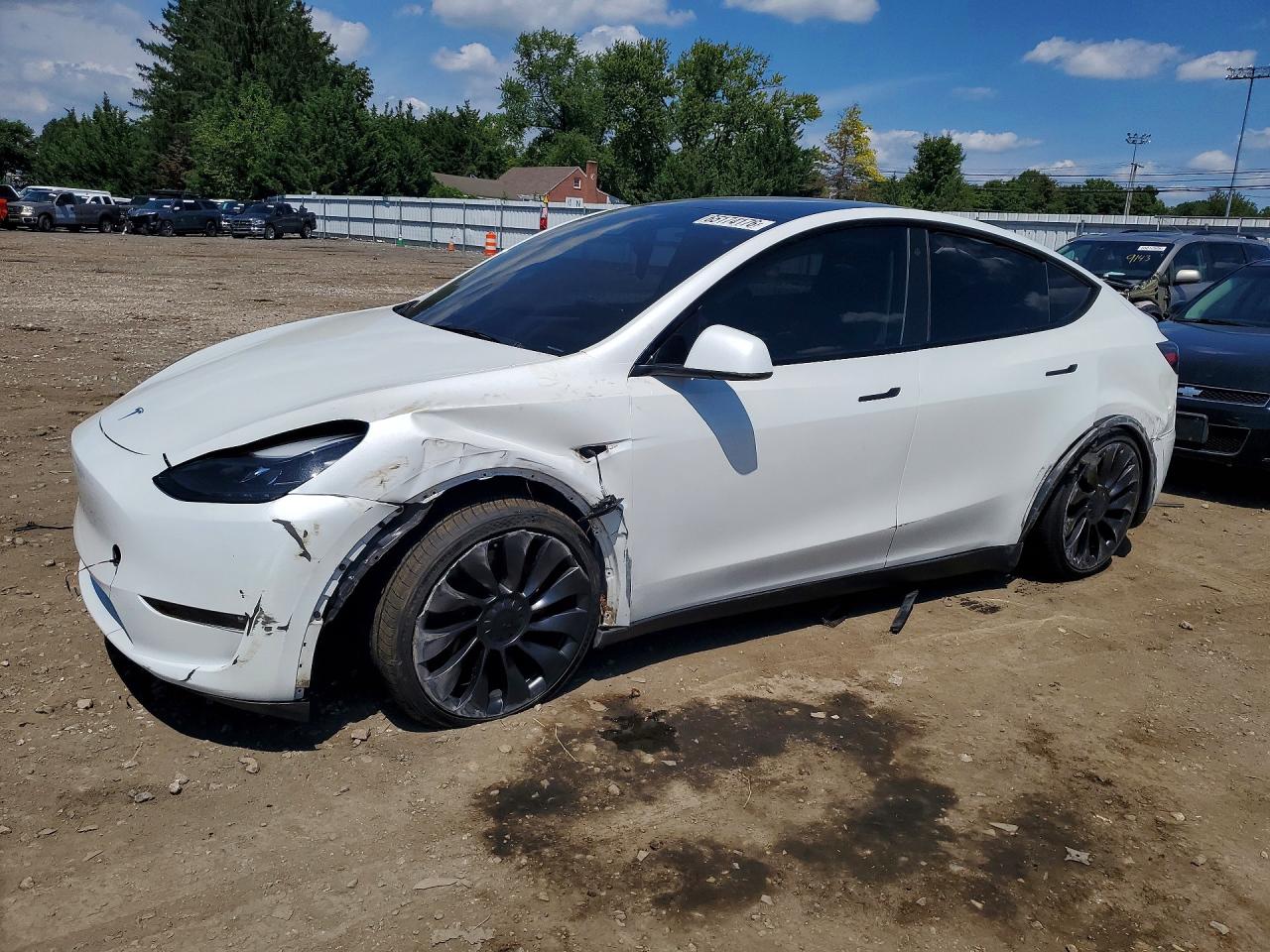 2023 TESLA MODEL Y — Front 3/4
